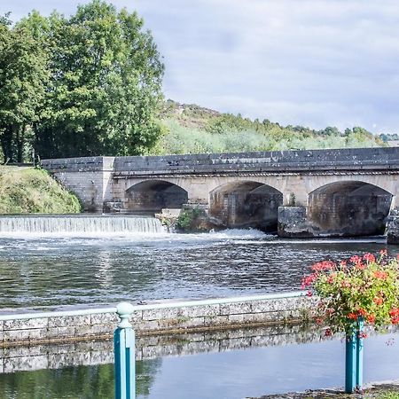Entre Canal Et Vignes Bed and Breakfast Escolives-Sainte-Camille Exteriör bild