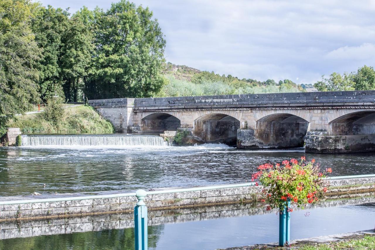 Entre Canal Et Vignes Bed and Breakfast Escolives-Sainte-Camille Exteriör bild