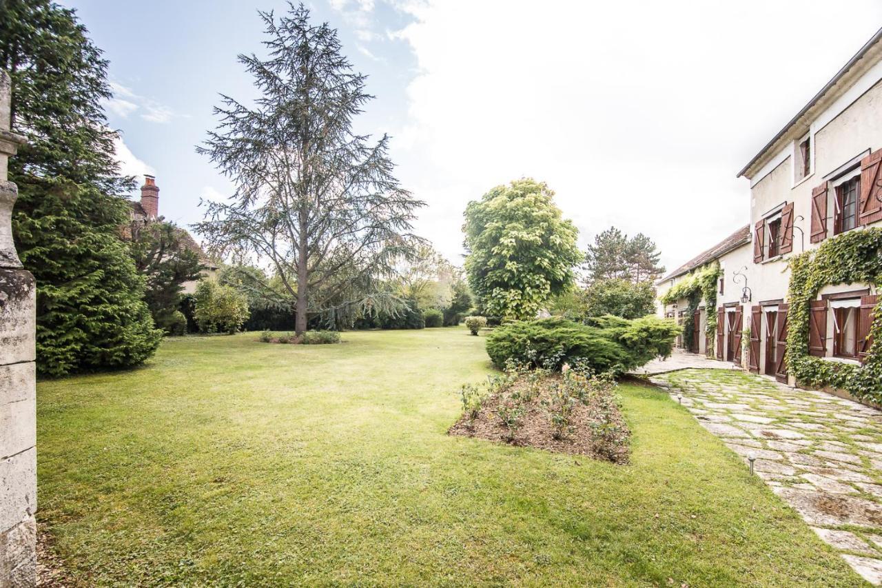 Entre Canal Et Vignes Bed and Breakfast Escolives-Sainte-Camille Exteriör bild