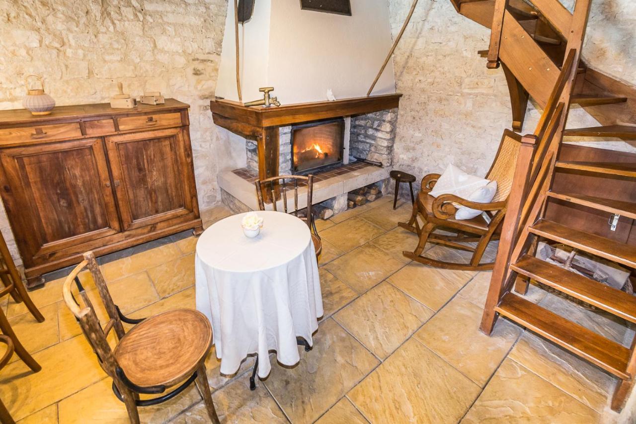 Entre Canal Et Vignes Bed and Breakfast Escolives-Sainte-Camille Exteriör bild