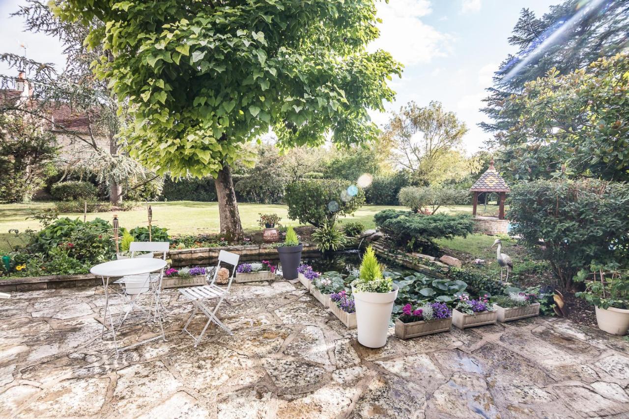 Entre Canal Et Vignes Bed and Breakfast Escolives-Sainte-Camille Exteriör bild