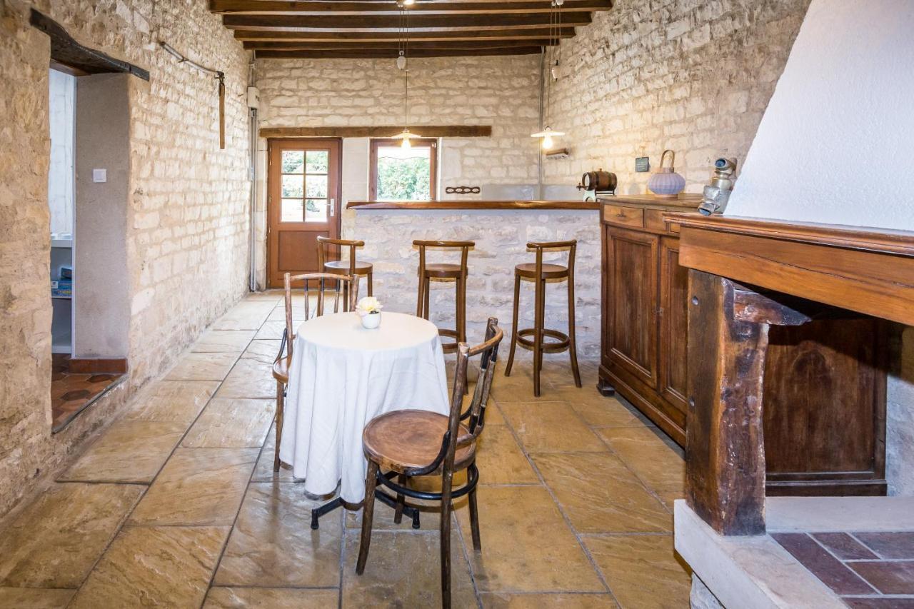 Entre Canal Et Vignes Bed and Breakfast Escolives-Sainte-Camille Exteriör bild